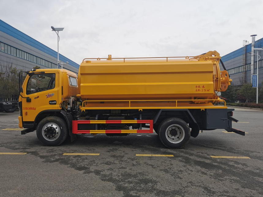 東風多利卡方罐清洗吸污車