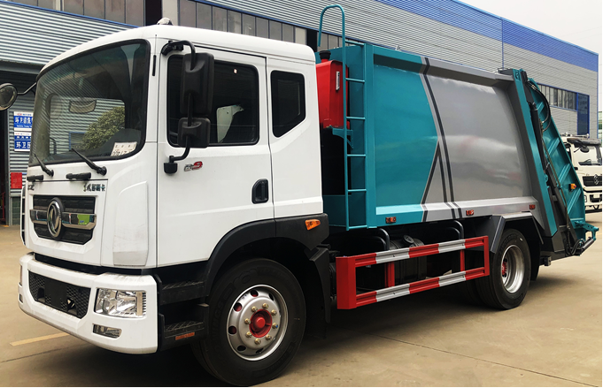 東風D9，十方壓縮垃圾車