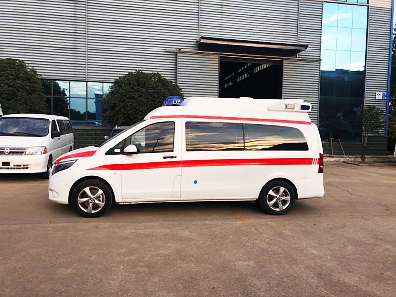 奔馳威霆負(fù)壓救護(hù)車(chē)